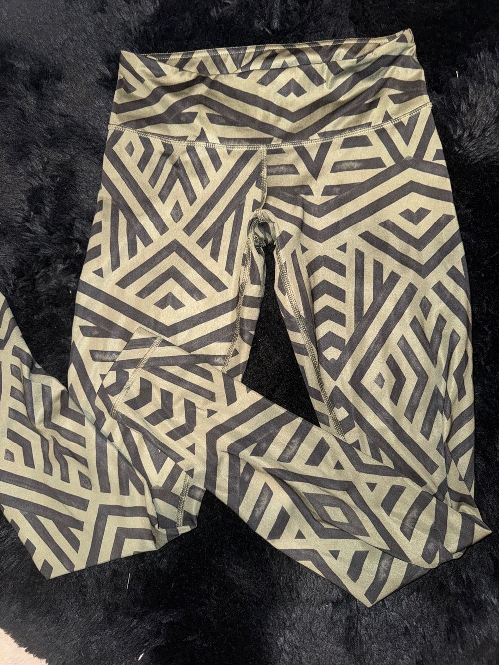 Lululemon Wunder Under Pant — Chevron Shuffle Fatigue Green / Black (Size 6)